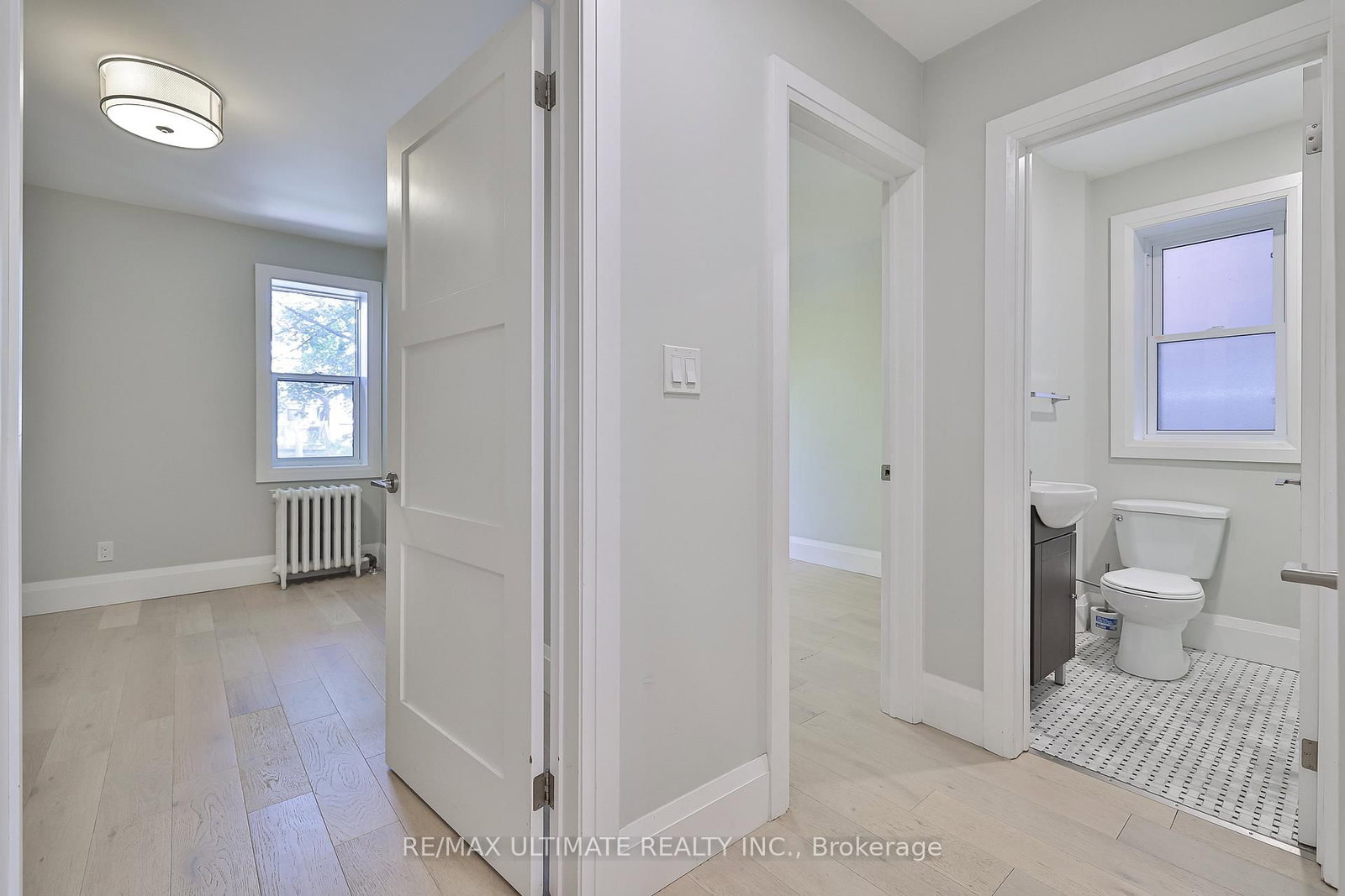8 Grafton Avenue • Toronto, ON photo 24