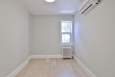 8 Grafton Avenue • Toronto, ON