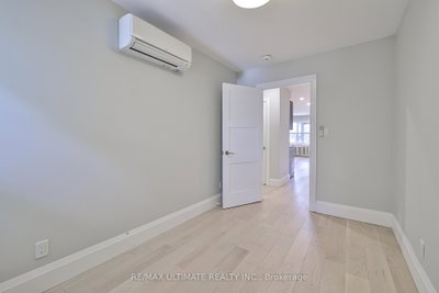 8 Grafton Avenue • Toronto, ON