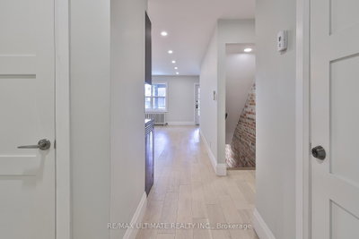 8 Grafton Avenue • Toronto, ON