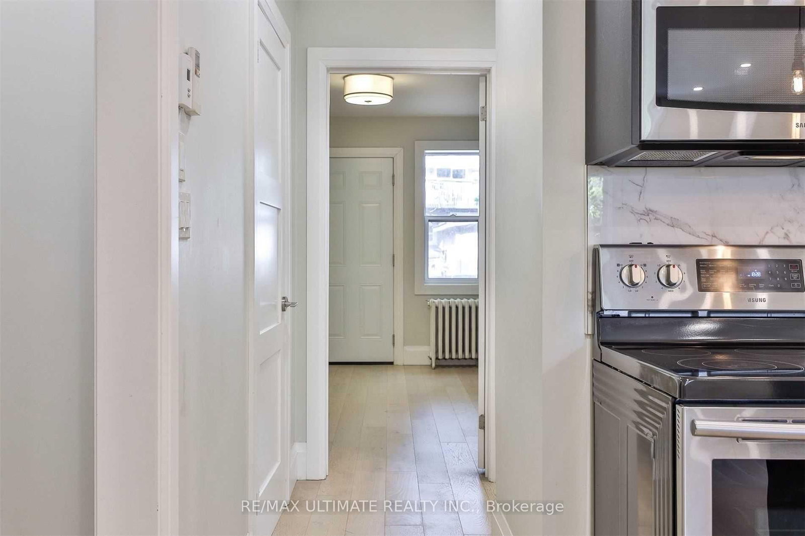8 Grafton Avenue • Toronto, ON photo 41