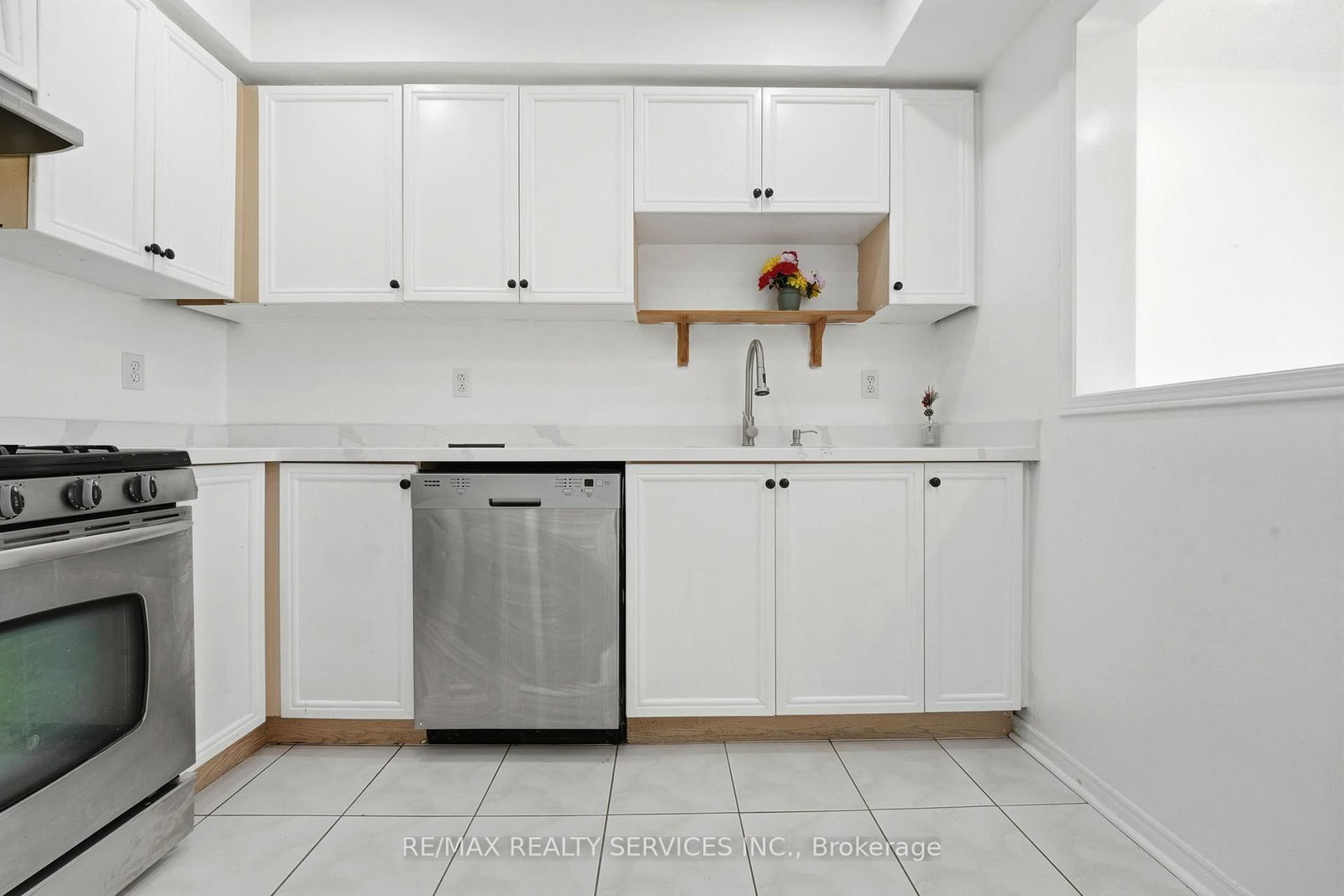 39 Caruso Drive • Brampton, ON photo 6