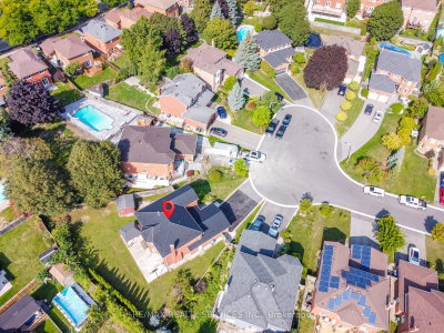 10 St Mark Place • Brampton, ON photo 8
