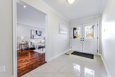 10 St Mark Place • Brampton, ON photo 9
