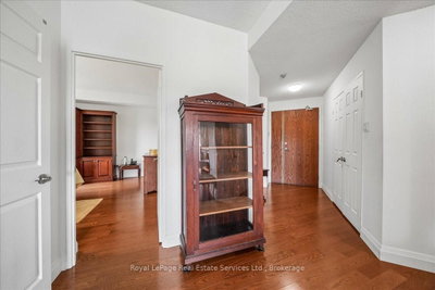 2511 Lakeshore Oakville,ON L6L 6L9 — Photo 17