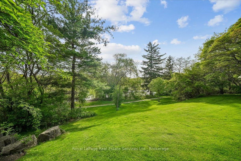 2511 Lakeshore Oakville,ON L6L 6L9 — Photo 40