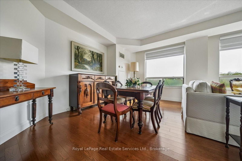 2511 Lakeshore Oakville,ON L6L 6L9 — Photo 8