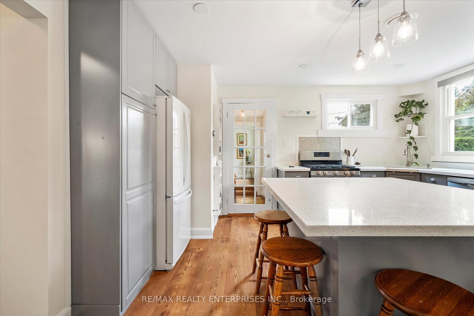 6295 Guelph Line • Burlington, ON photo 13