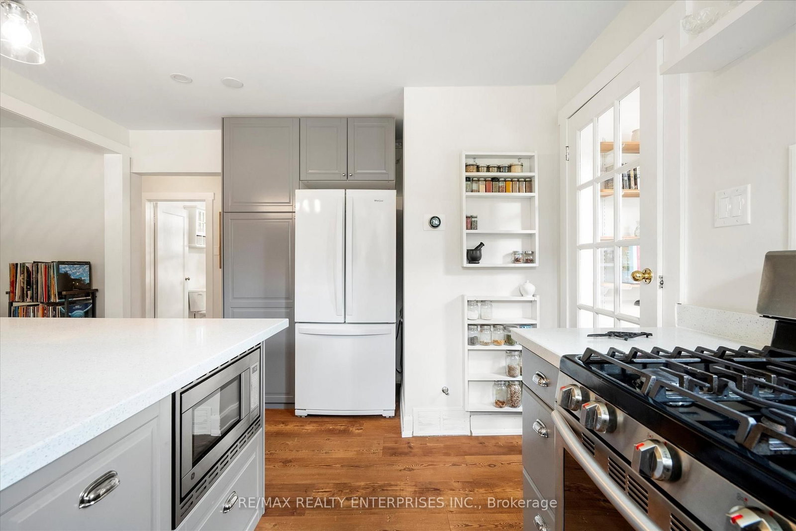 6295 Guelph Line • Burlington, ON photo 16