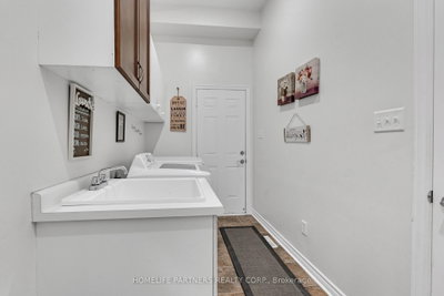 15 Oakhaven Brampton,ON L6P 2Y3 — Photo 10