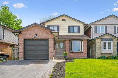 2432 Malcolm Crescent