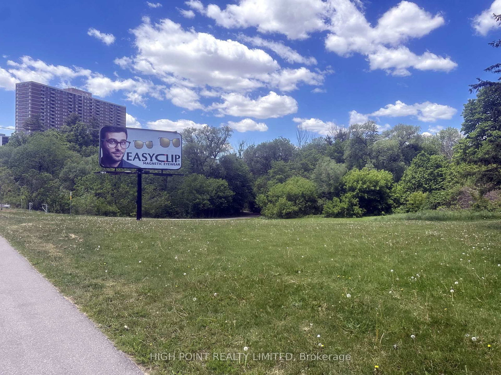 1600 Finch Avenue W • Toronto, ON photo 6