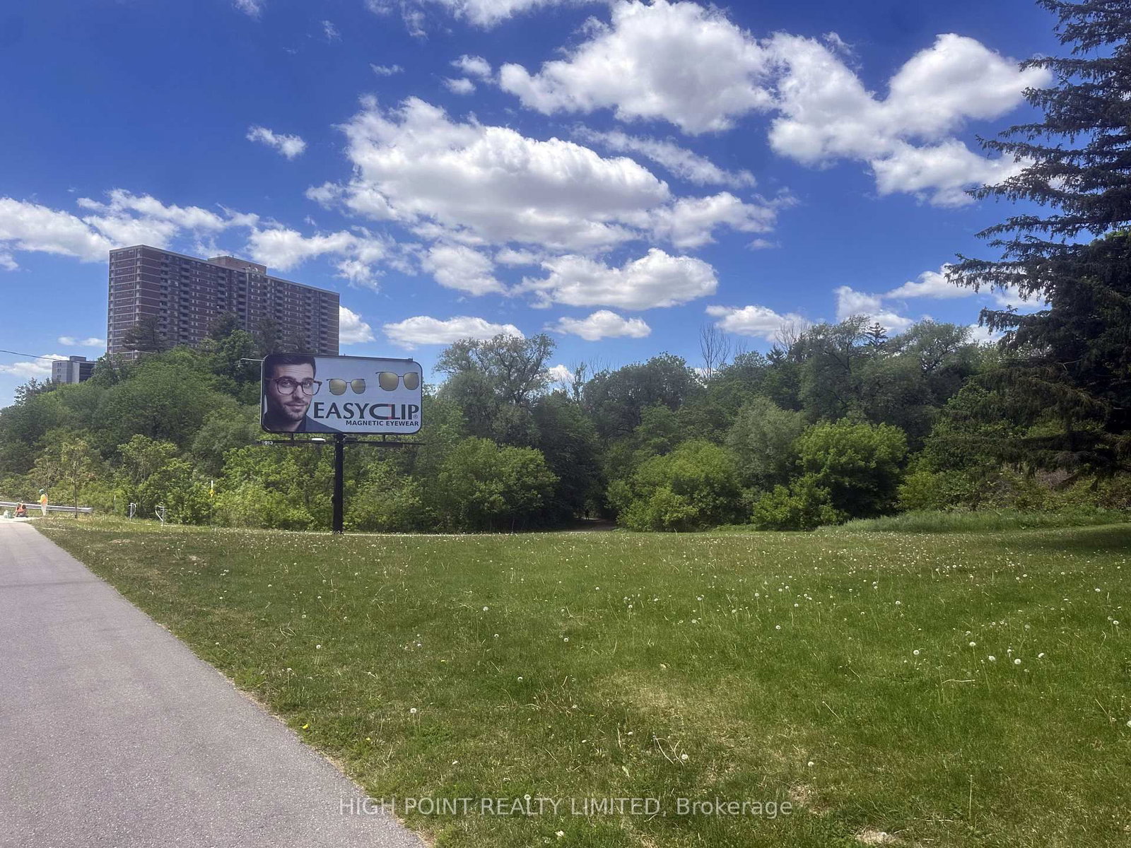 1600 Finch Avenue W • Toronto, ON photo 7