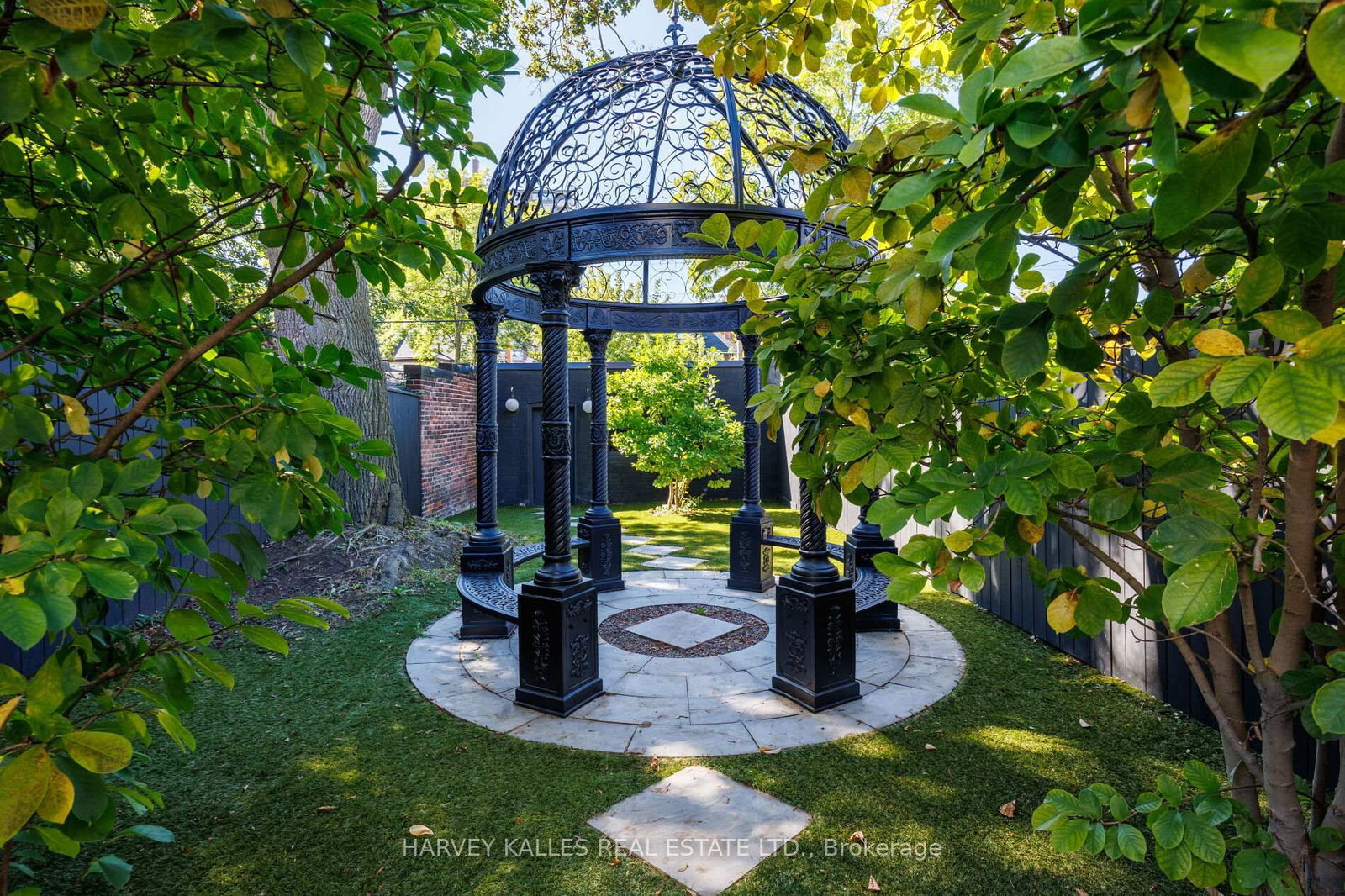 38 Sorauren Avenue • Toronto, ON photo 21