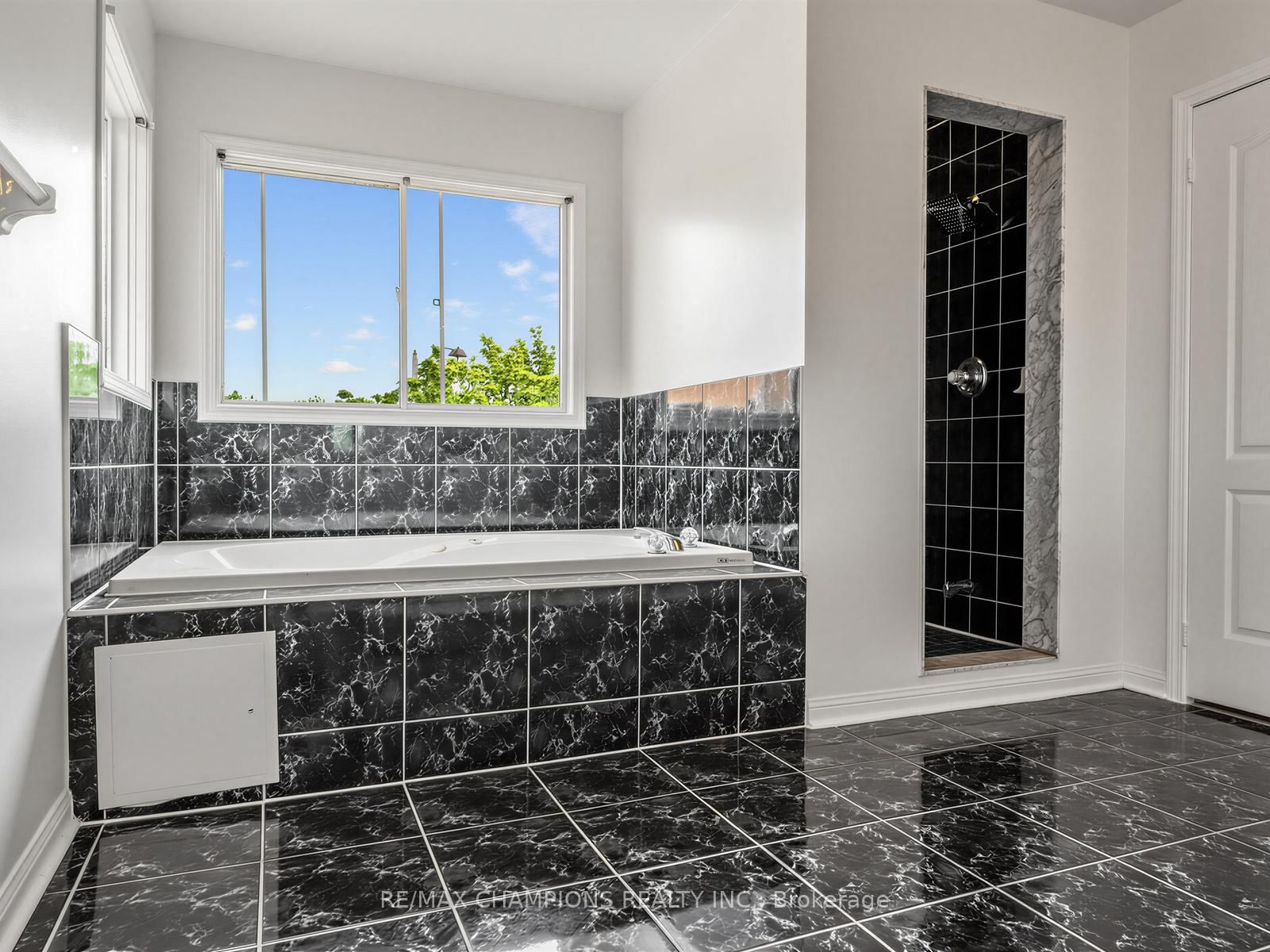 1 Cluster Oak Place • Brampton, ON photo 25