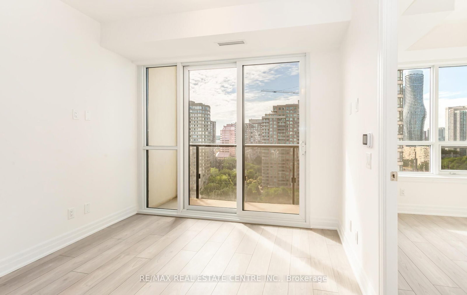 36 Elm Drive W • #1610 • Mississauga, ON photo 11