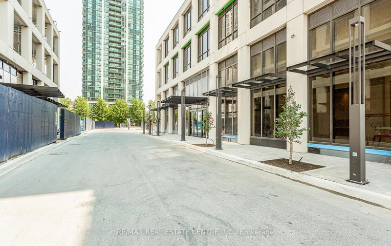 1610 - 36 Elm Drive W
