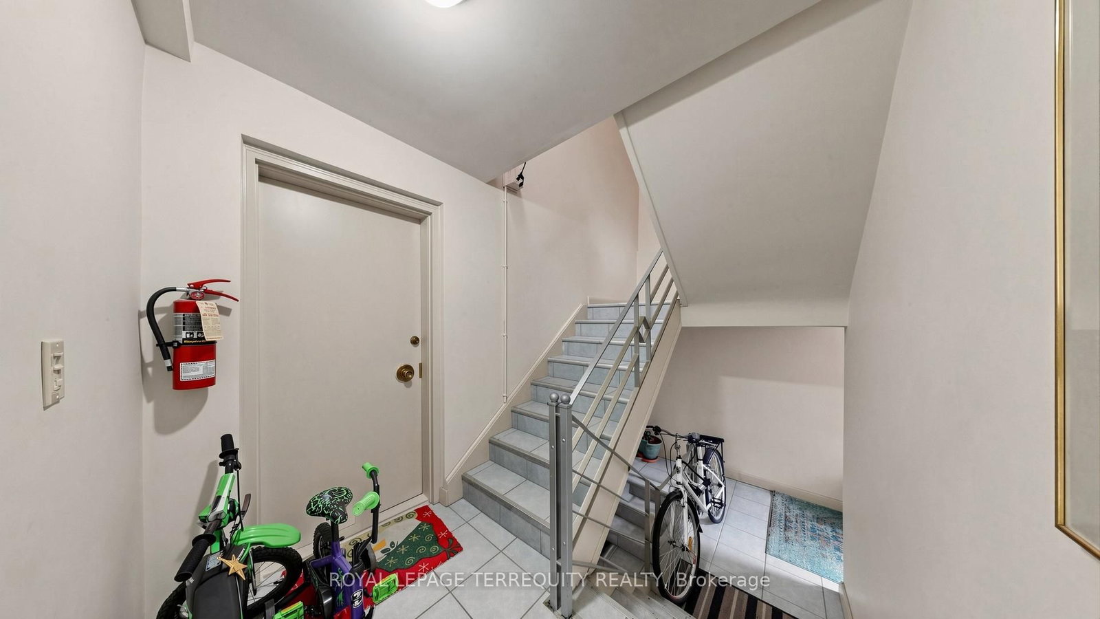 321 Lakeshore Road E • Mississauga, ON photo 13