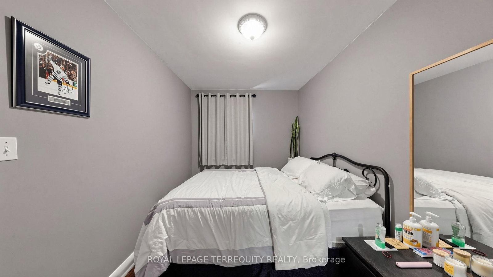 321 Lakeshore Road E • Mississauga, ON photo 18