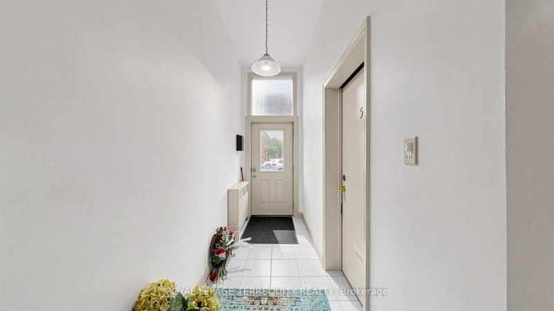 321 Lakeshore Road E
