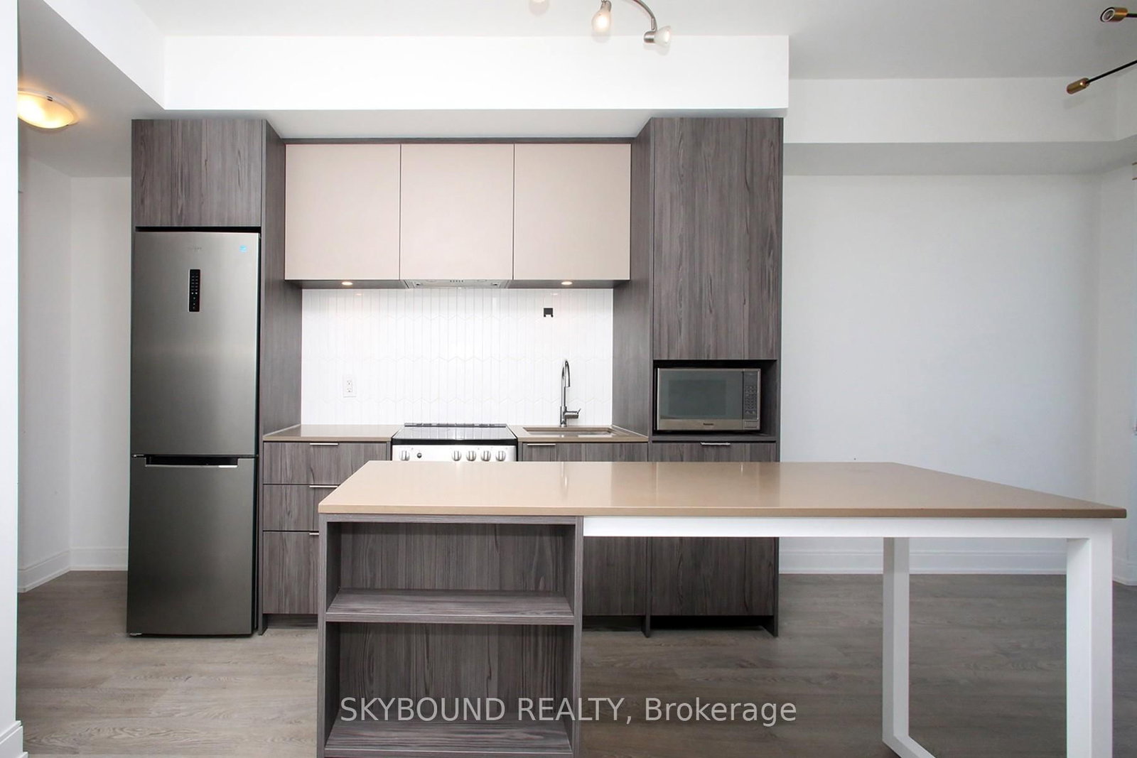 70 Annie Craig Drive • #610 • Toronto, ON photo 14