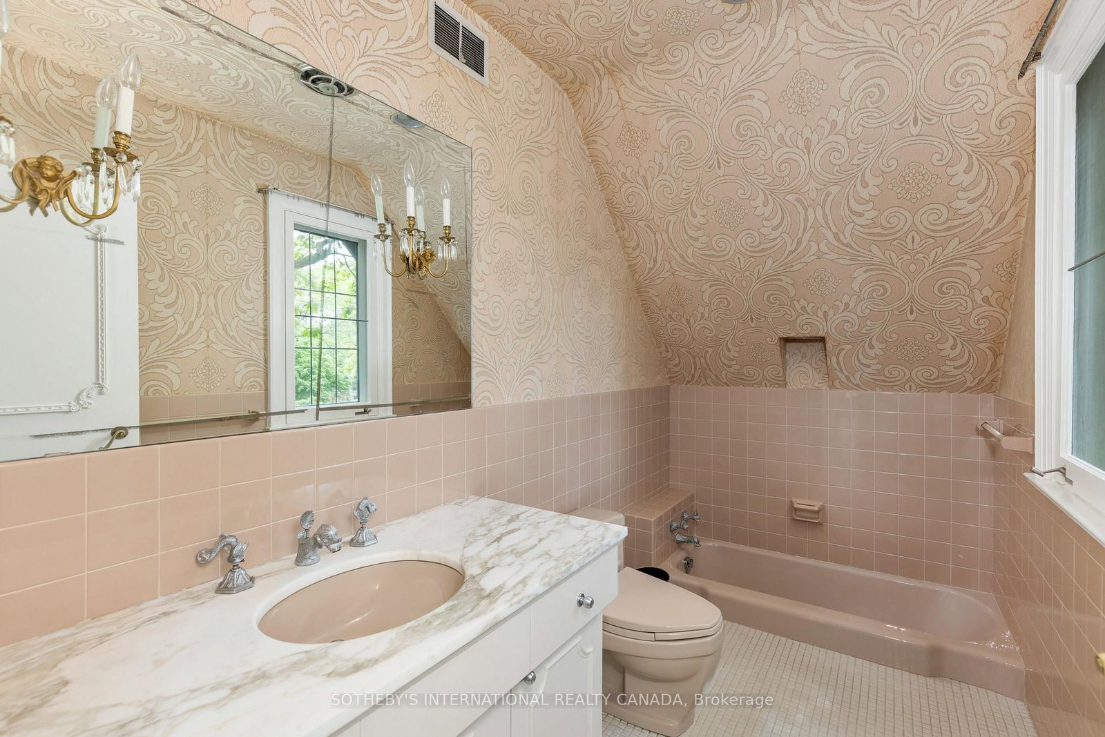 38 Edenbrook Hill • Toronto, ON photo 22