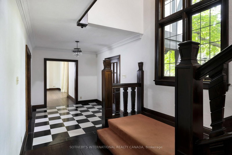 38 Edenbrook Hill photo 4