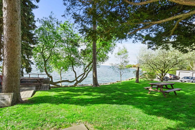 25 - 2697 Lake Shore Boulevard W