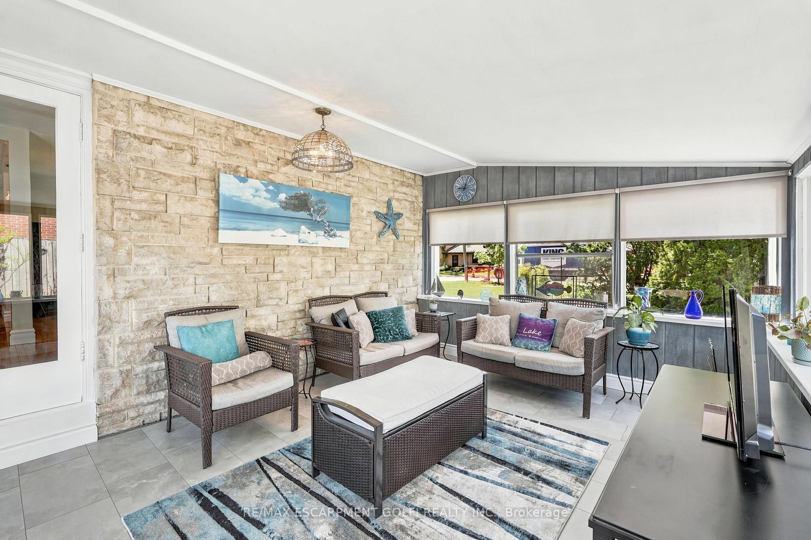 937 W Park Avenue • Burlington, ON photo 12