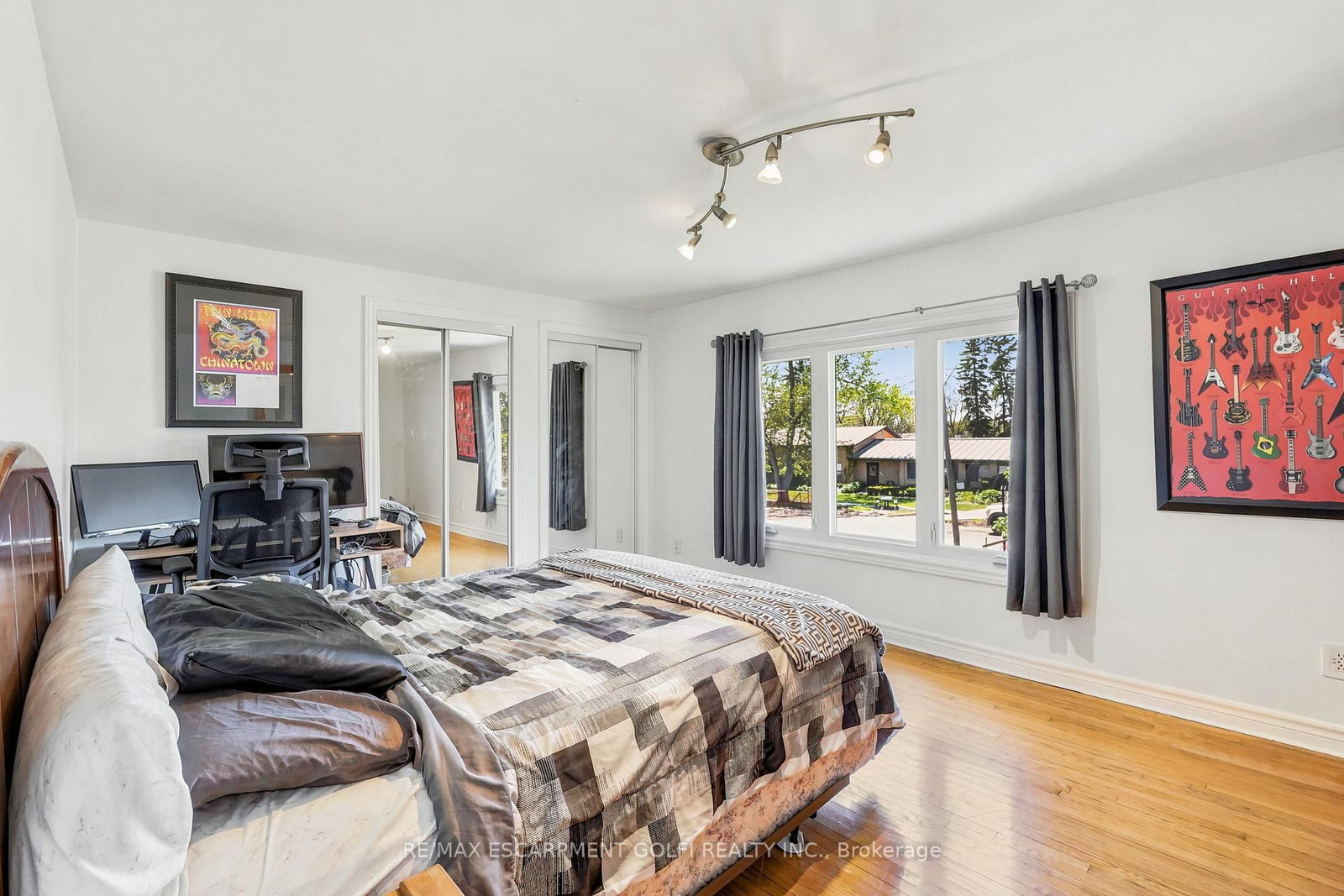 937 W Park Avenue • Burlington, ON photo 17