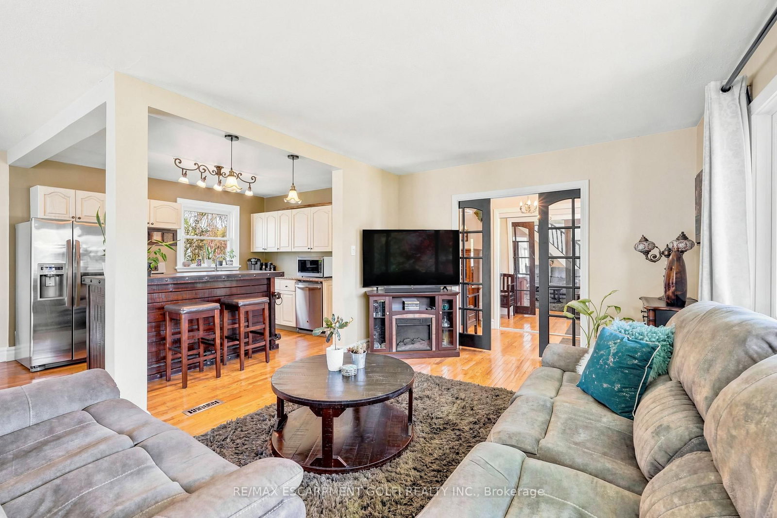 937 W Park Avenue • Burlington, ON photo 6