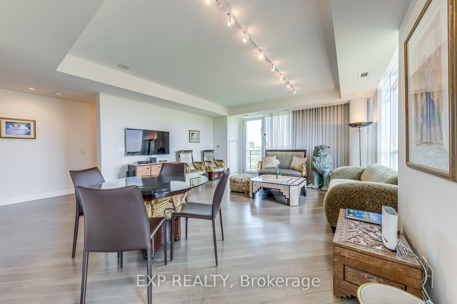 1055 Southdown Road • #905 • Mississauga, ON photo 6