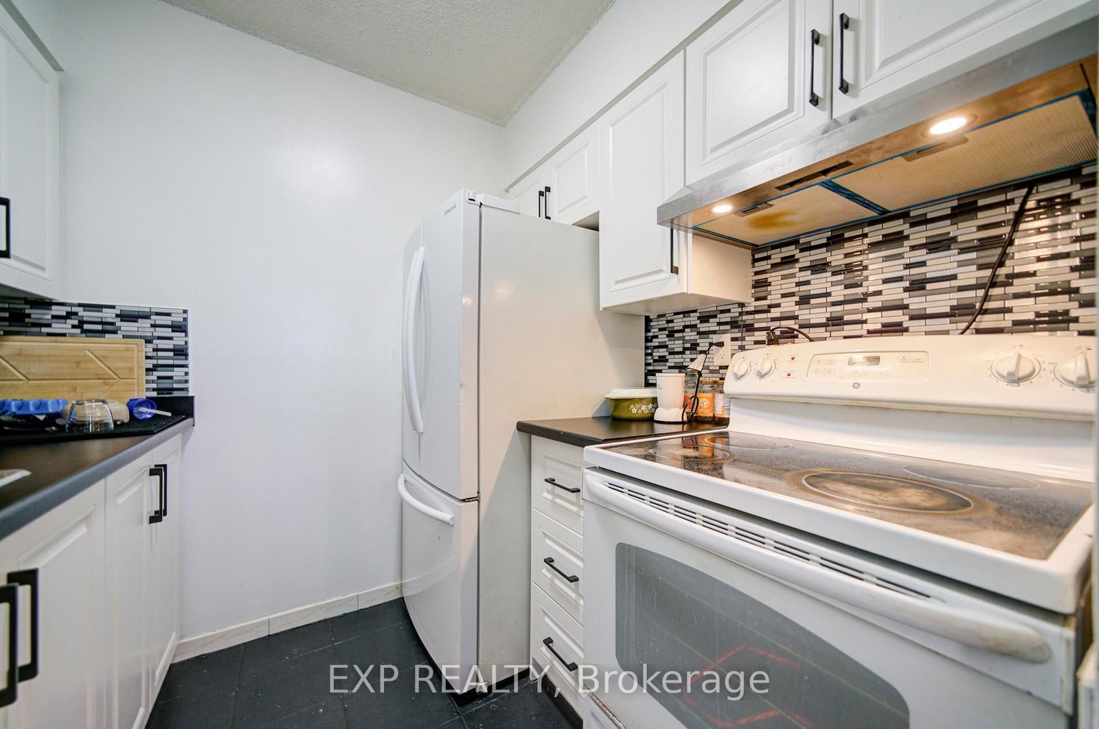 50 Lotherton Pathway • #402 • Toronto, ON photo 10