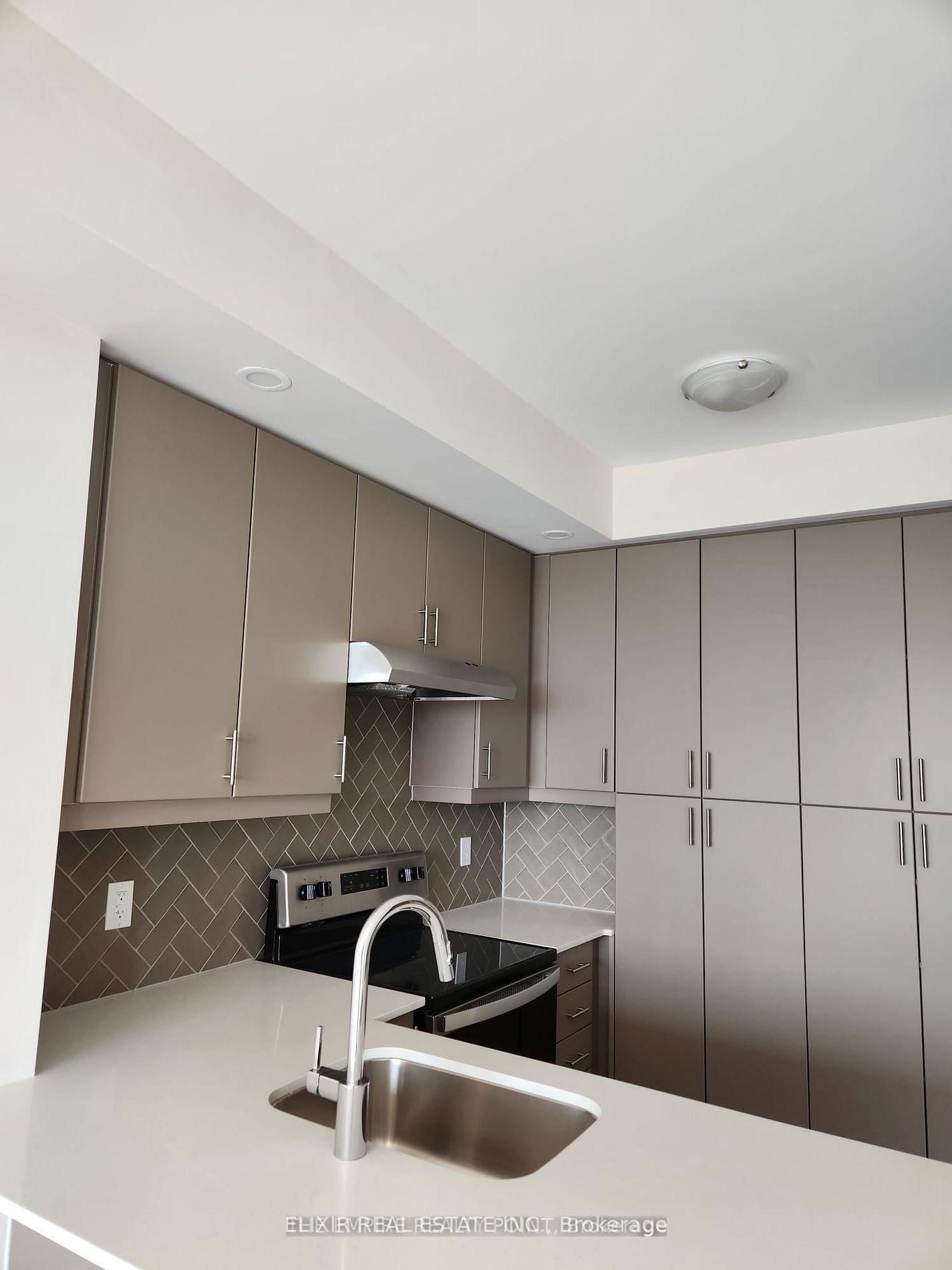 3200 William Coltson Avenue, Unit 319