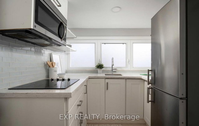 8 Springhurst Avenue