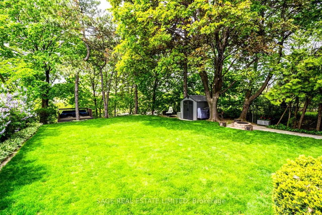 81 Decarie Circle