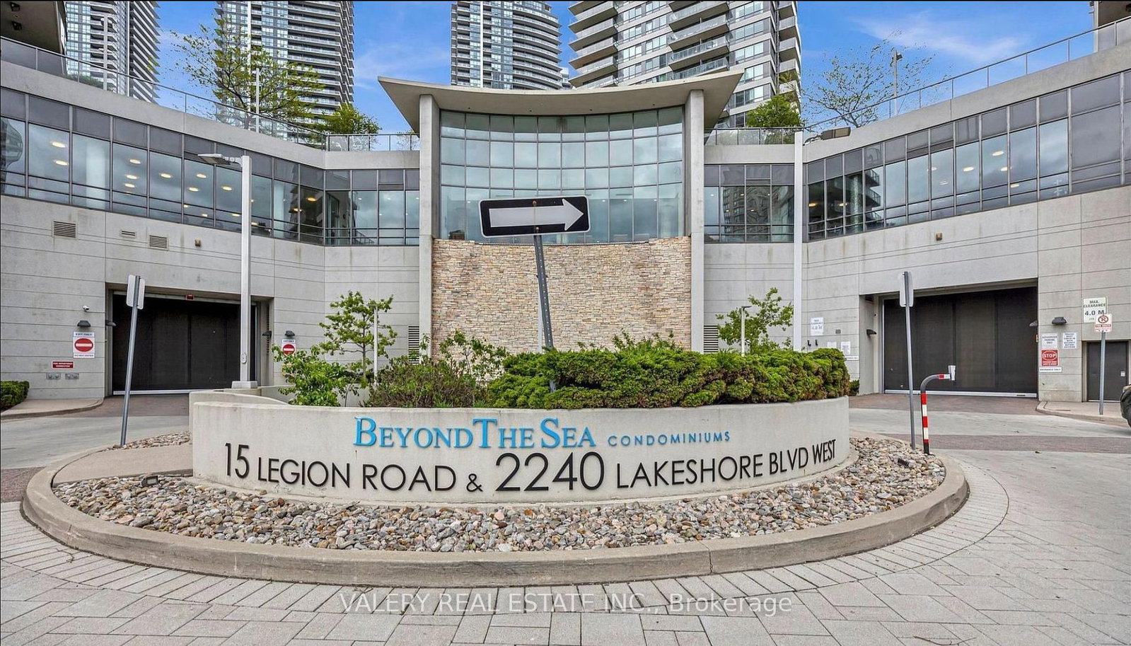 2240 Lakeshore Boulevard, Unit 213 - Photo 2