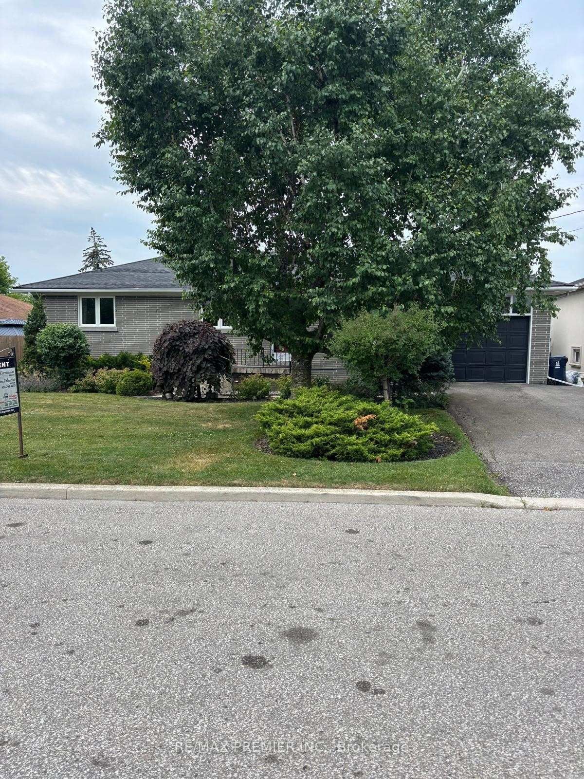 4 Weldon Court, Toronto, ON, photo 2