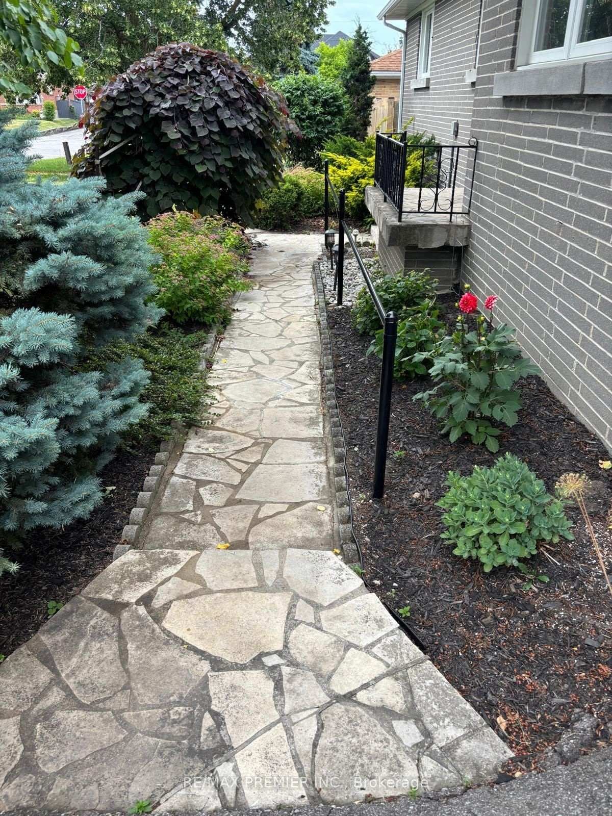 4 Weldon Court, Toronto, ON, photo 5