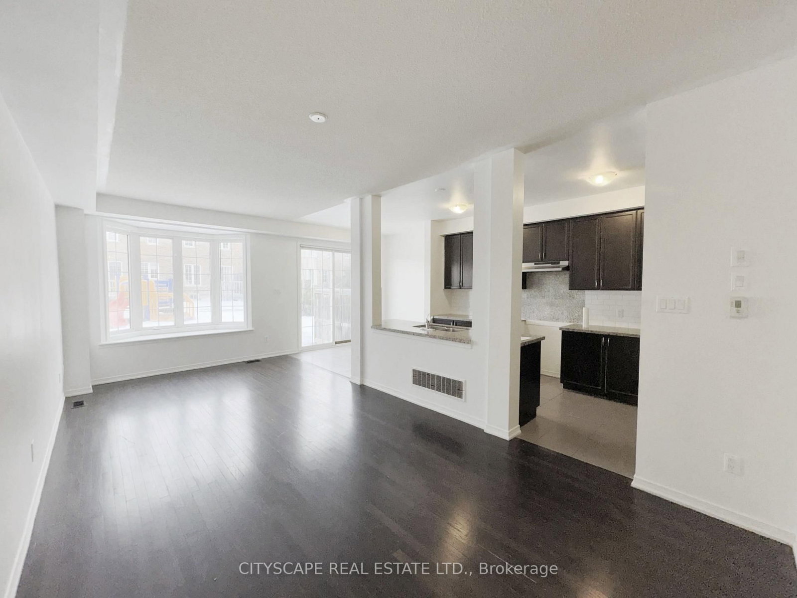 64 Honeyview Trail • Brampton, ON photo 10