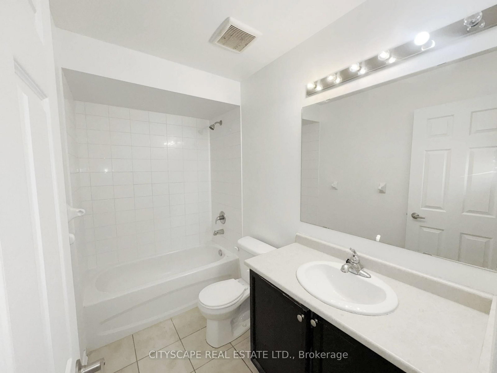 64 Honeyview Trail • Brampton, ON photo 24