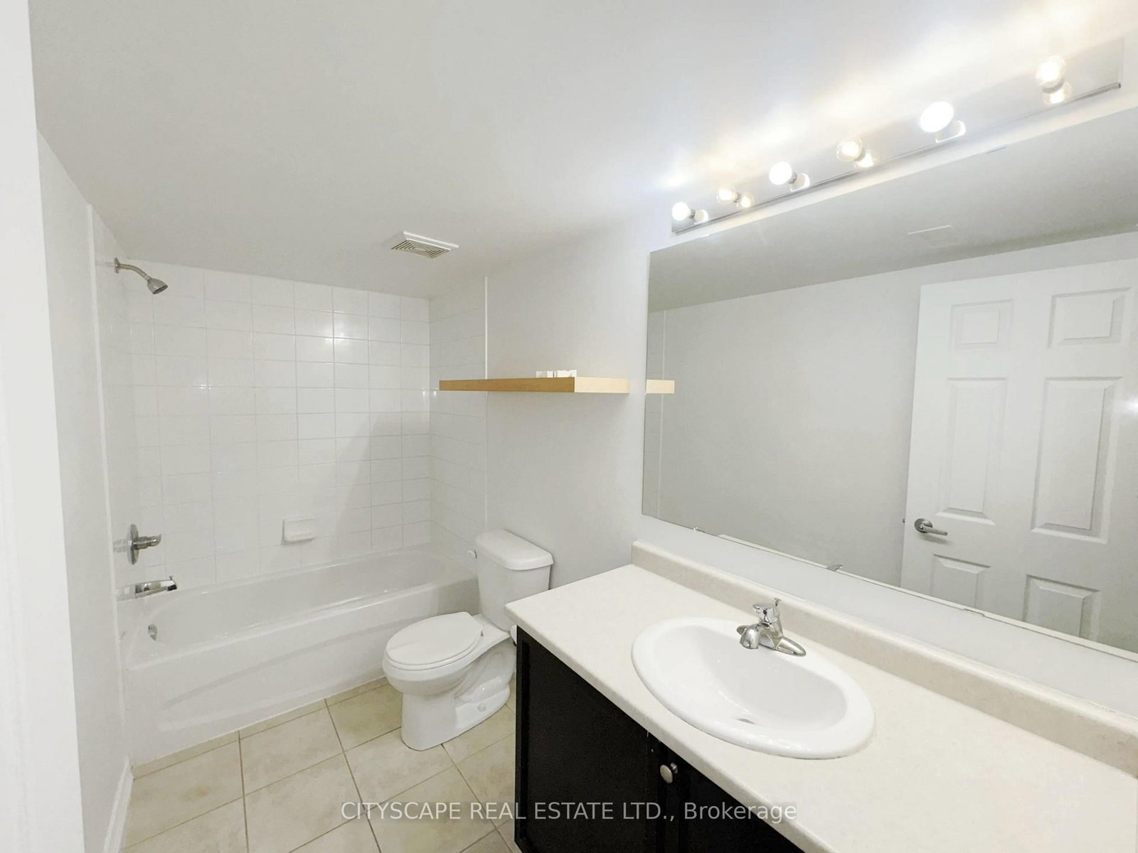 64 Honeyview Trail • Brampton, ON photo 32