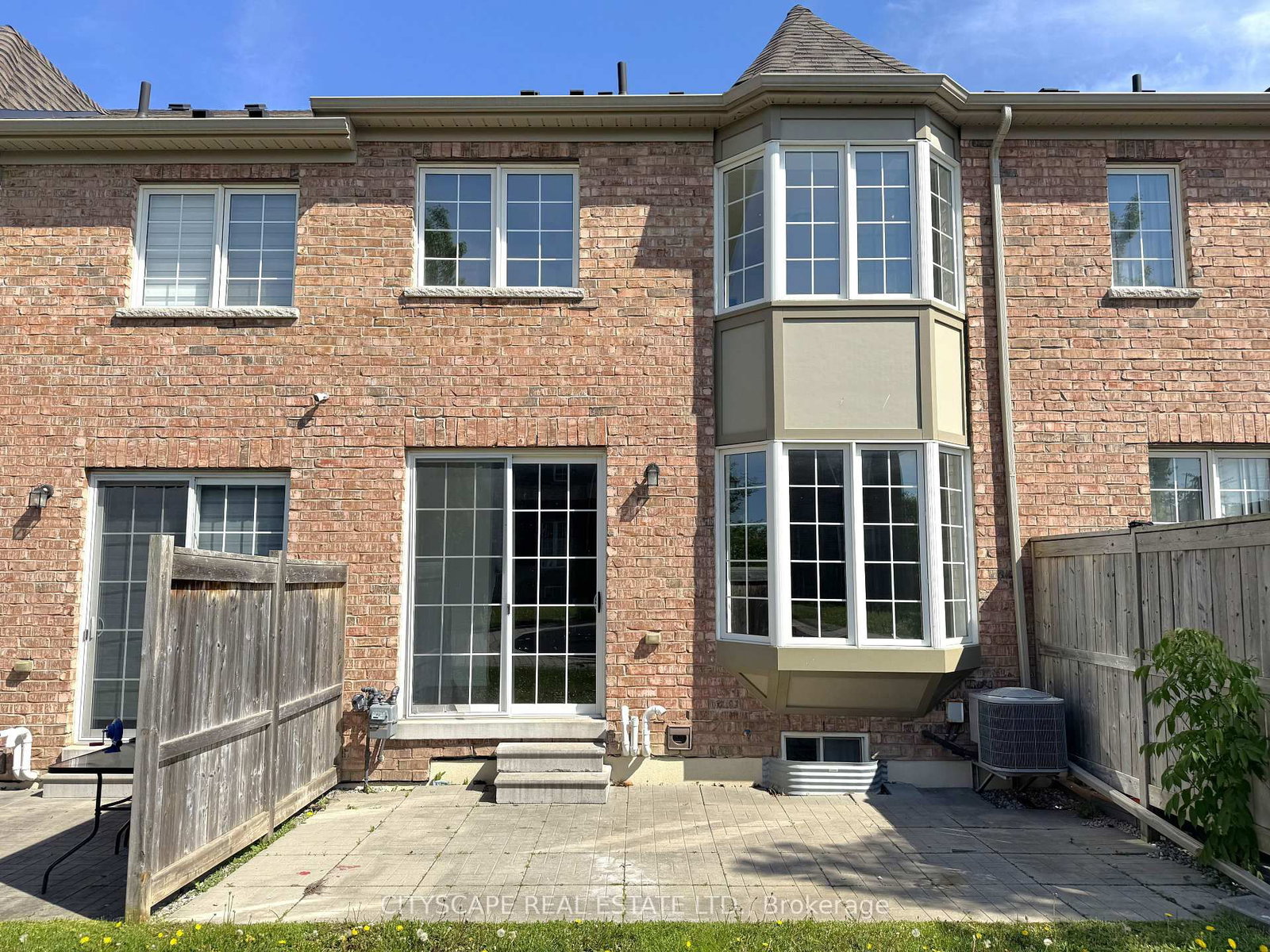 64 Honeyview Trail • Brampton, ON photo 37