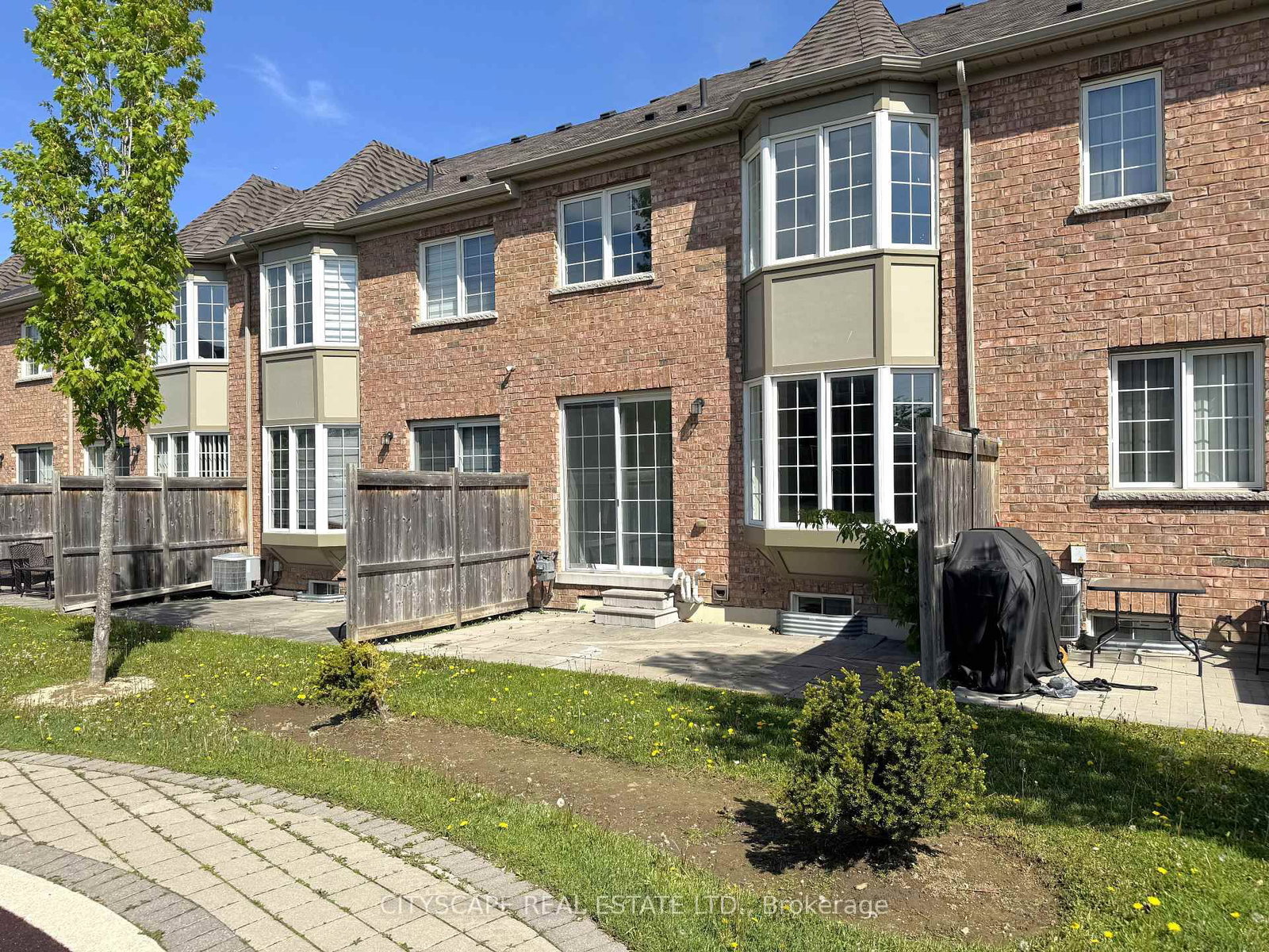 64 Honeyview Trail • Brampton, ON photo 38