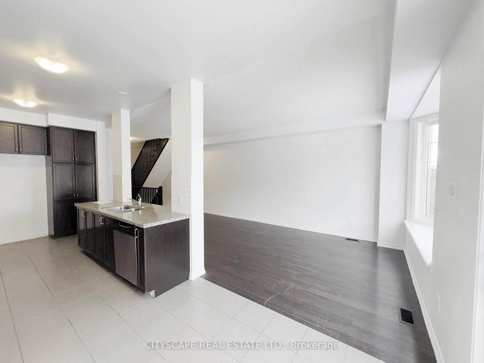 64 Honeyview Trail • Brampton, ON photo 8