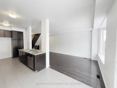 64 Honeyview Trail • Brampton, ON photo 8
