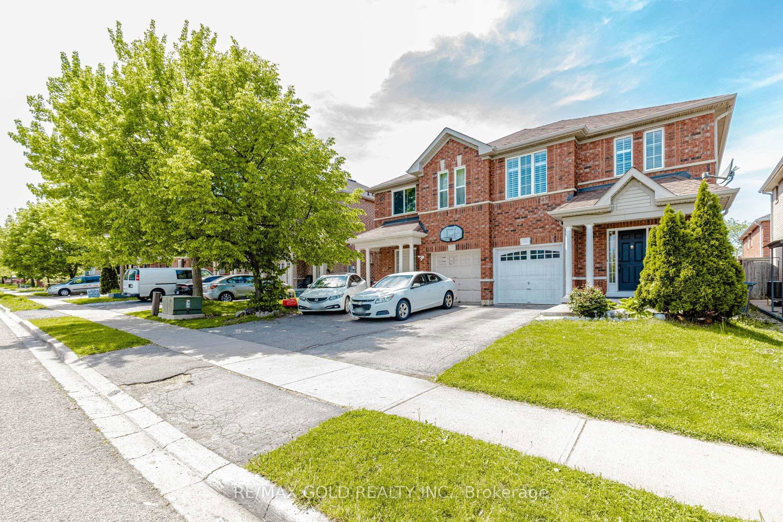28 Rivermere Brampton,ON L7A 1R4 — Photo 2