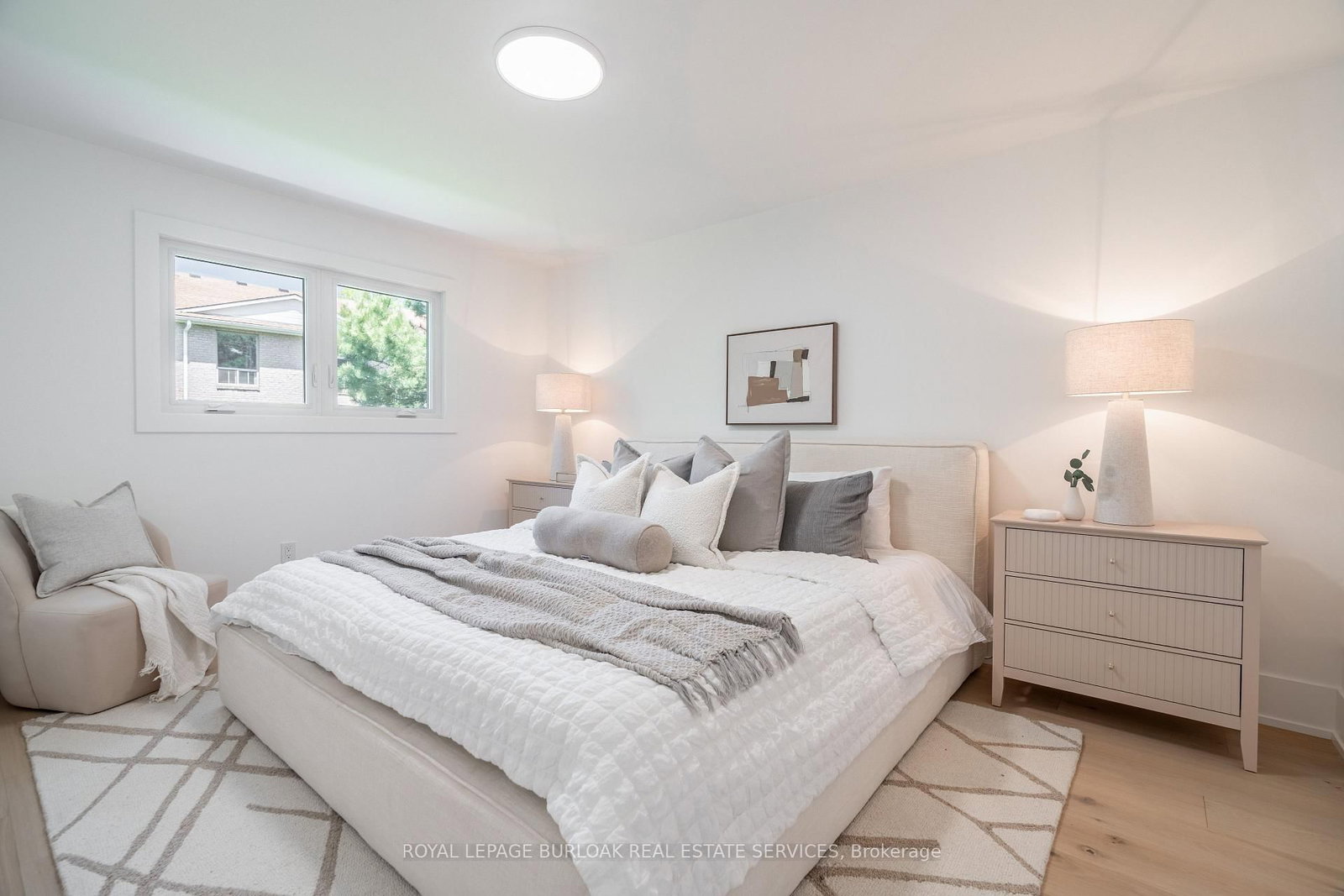 1379 Christina Court • Burlington, ON photo 13