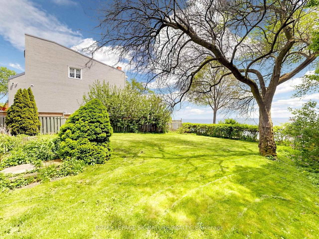 2094 Water's Edge Drive