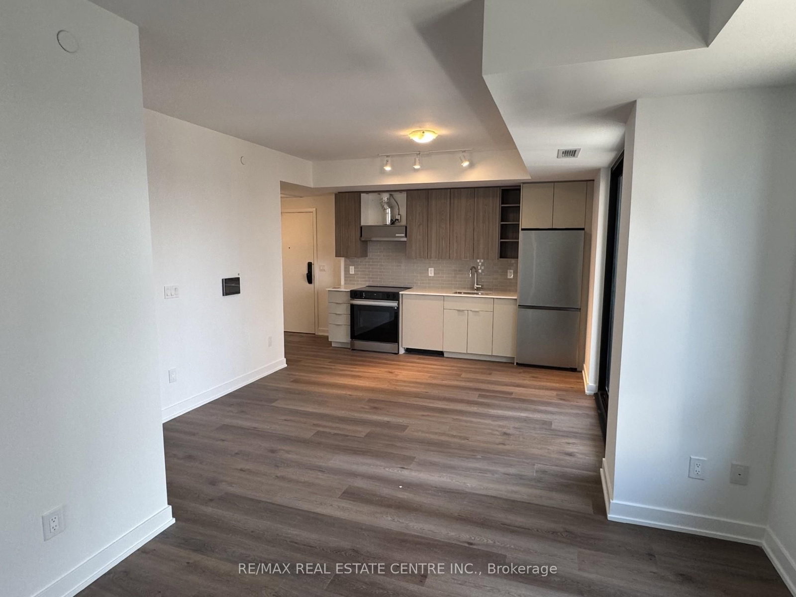 2075 Lakeshore Road - Photo 2